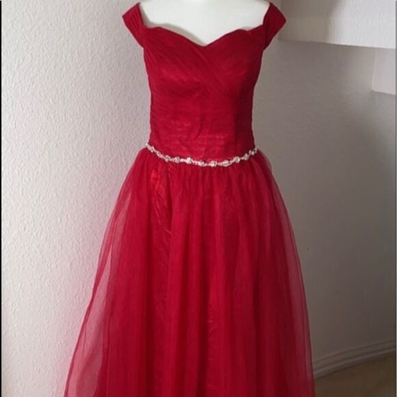 Red Prom / Evening Dress with Silver waist detail. - Picture 1 of 10